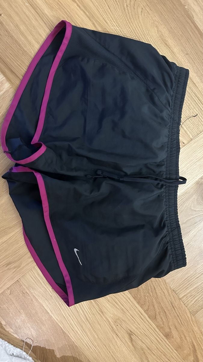 Nike Pantaloni: Nike Shorts – Usato da Zürich venduto da gol_zrr2
