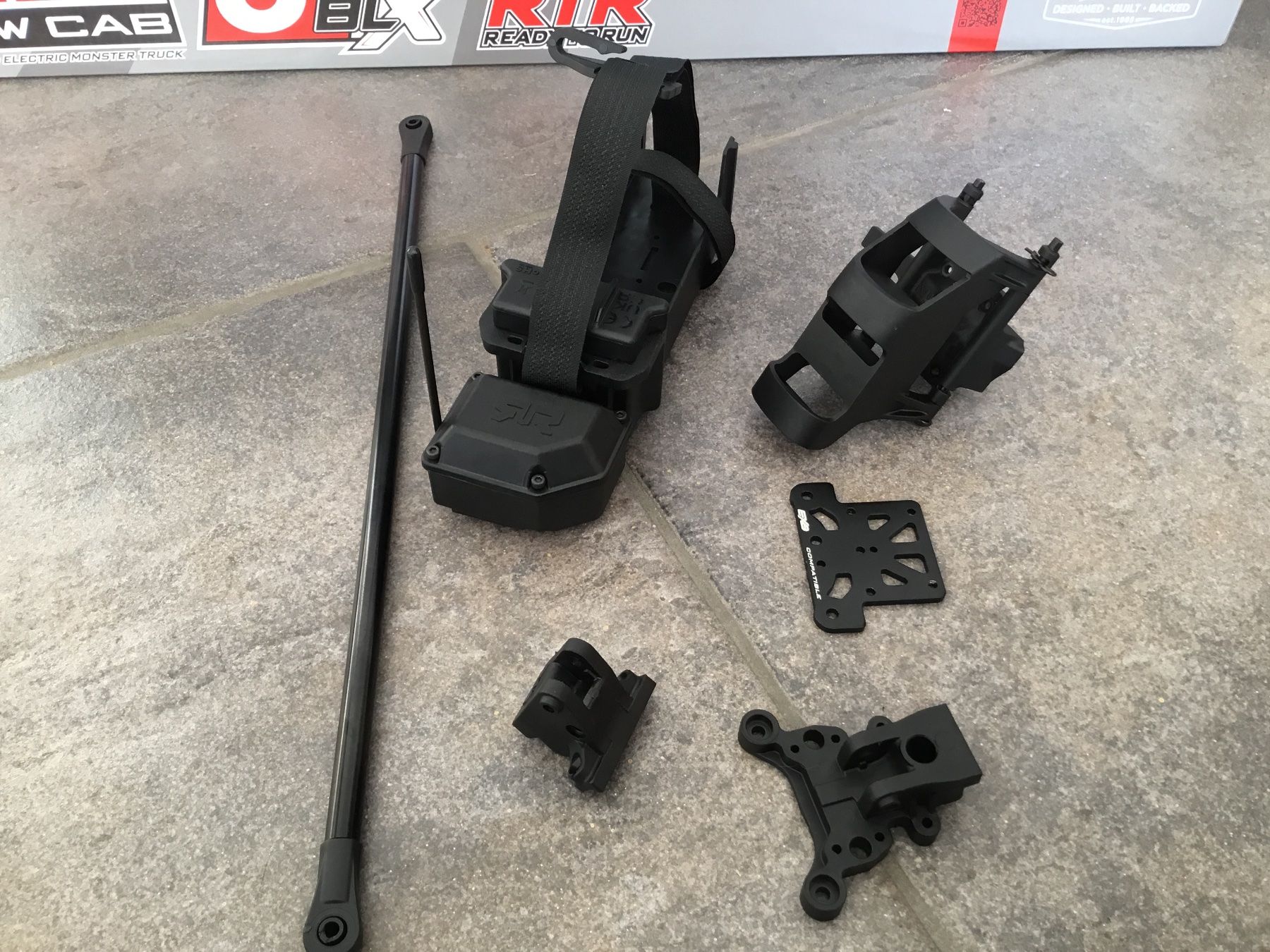 Arrma RC Modellbau: Arrma BigRock 6S 1:7 Empfängerbox etc. – Neu (gemäss Beschreibung) aus Büsserach von Swissbluesmobile