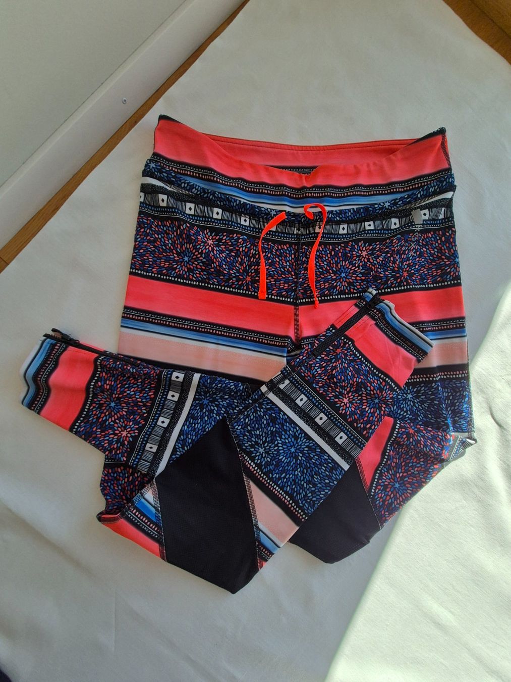 Leggings: Legging joyeusement coloré Roxy – Gebraucht aus Ballaigues von Akevit 1