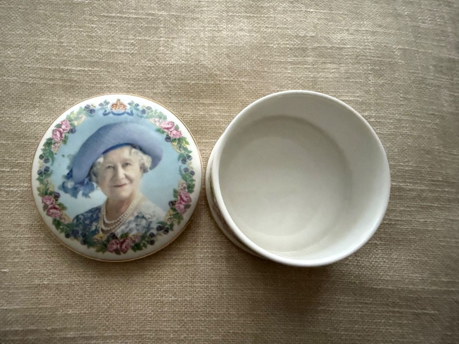 Tutte le decorazioni: Queen Mum Dekodose – Usato da Rorbas venduto da tun_m7fz 2