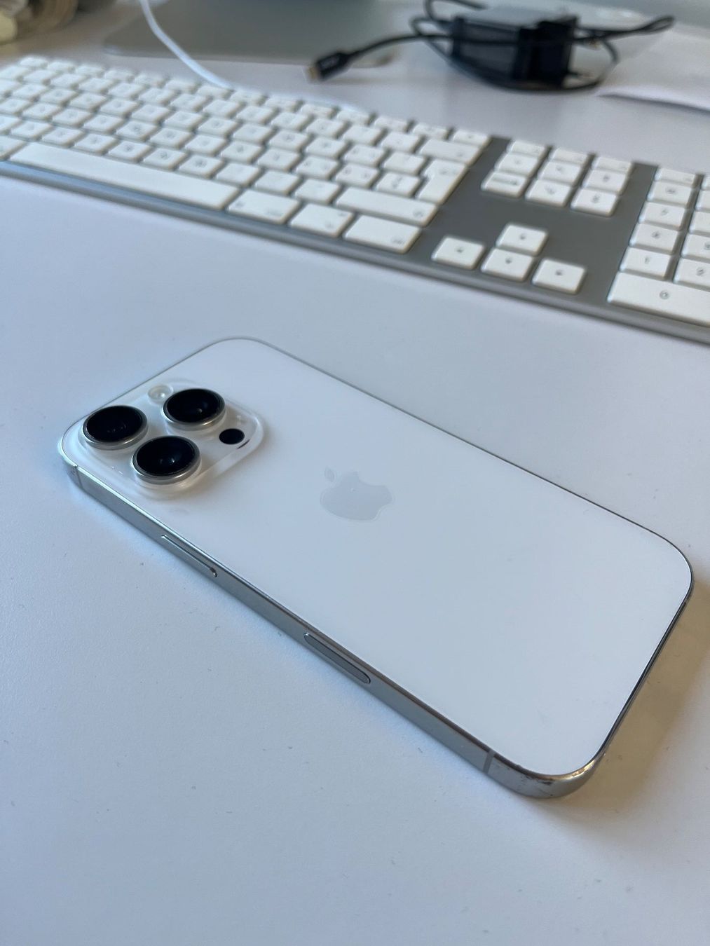Apple Handys / Smartphones: iPhone 16 Pro Display beschädigt – Gebraucht aus Bern von nic_n8sb 2
