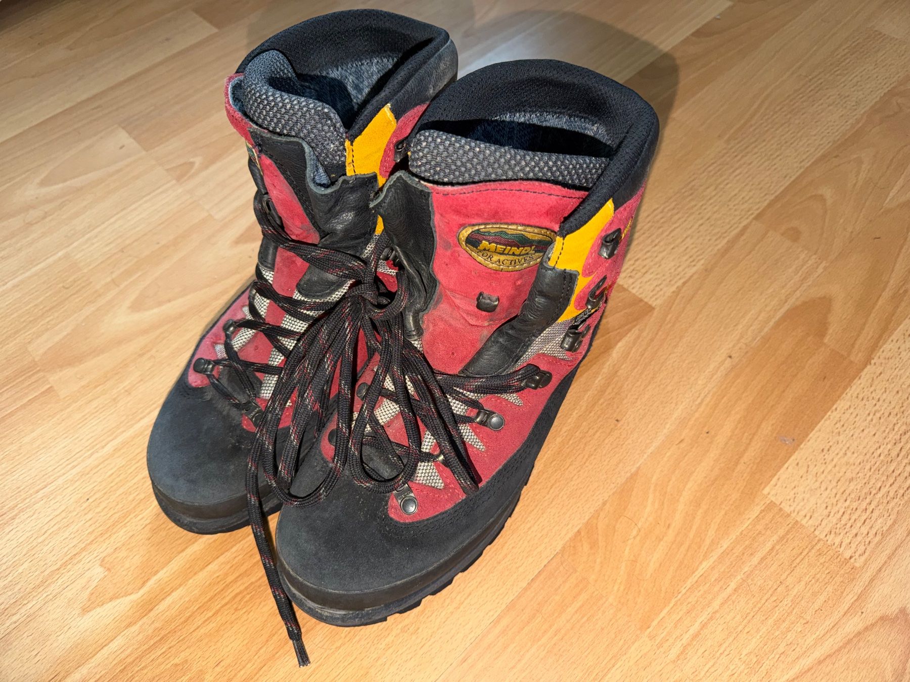 Meindl Scarpe da uomo: Wanderschuhe von Meindl Grösse 44½ – Usato da Aarau venduto da KorgPA