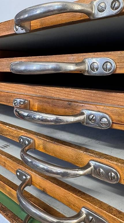 Scaffali: individuell gefertigter, rollbarer Planschrank – Usato da St. Gallen venduto da Jvor 3