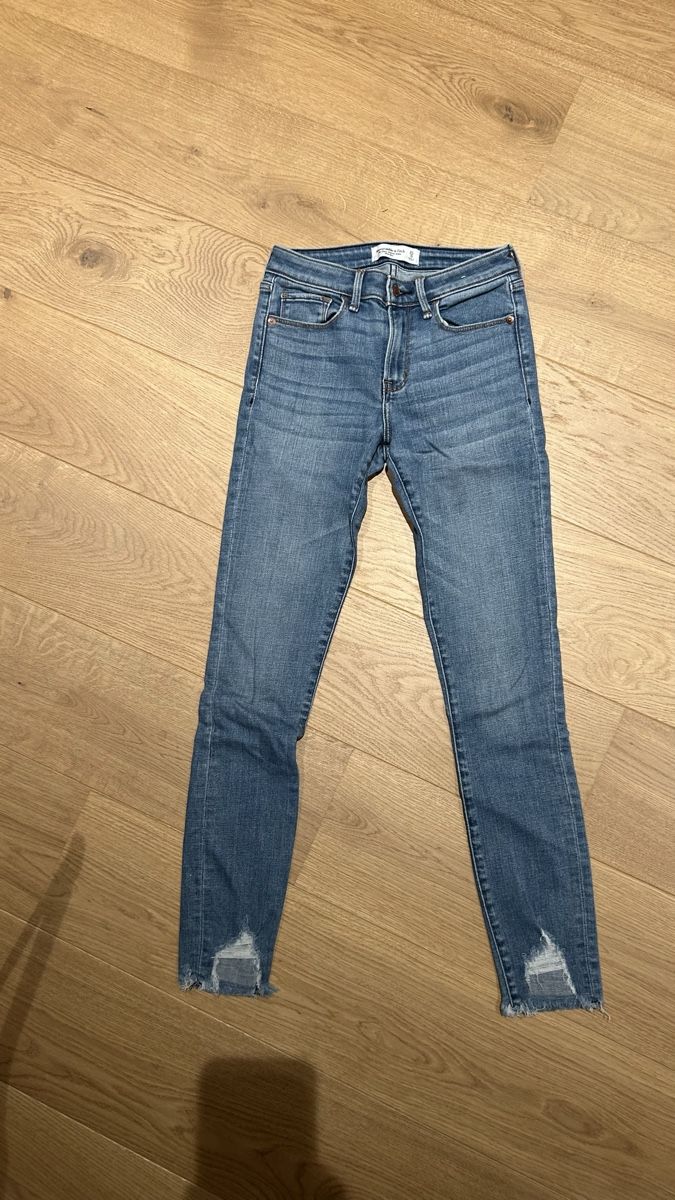 Abercrombie Jeans: Abercrombie Jeans – Usato da Zürich venduto da han_fl5x