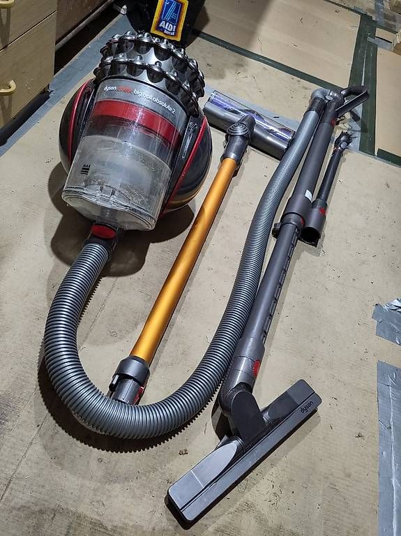 Dyson Staubsauger & Zubehör: Dyson Cinetic Big Ball Absolute 2 – Gebraucht aus Novaggio von GreenWebSolutions