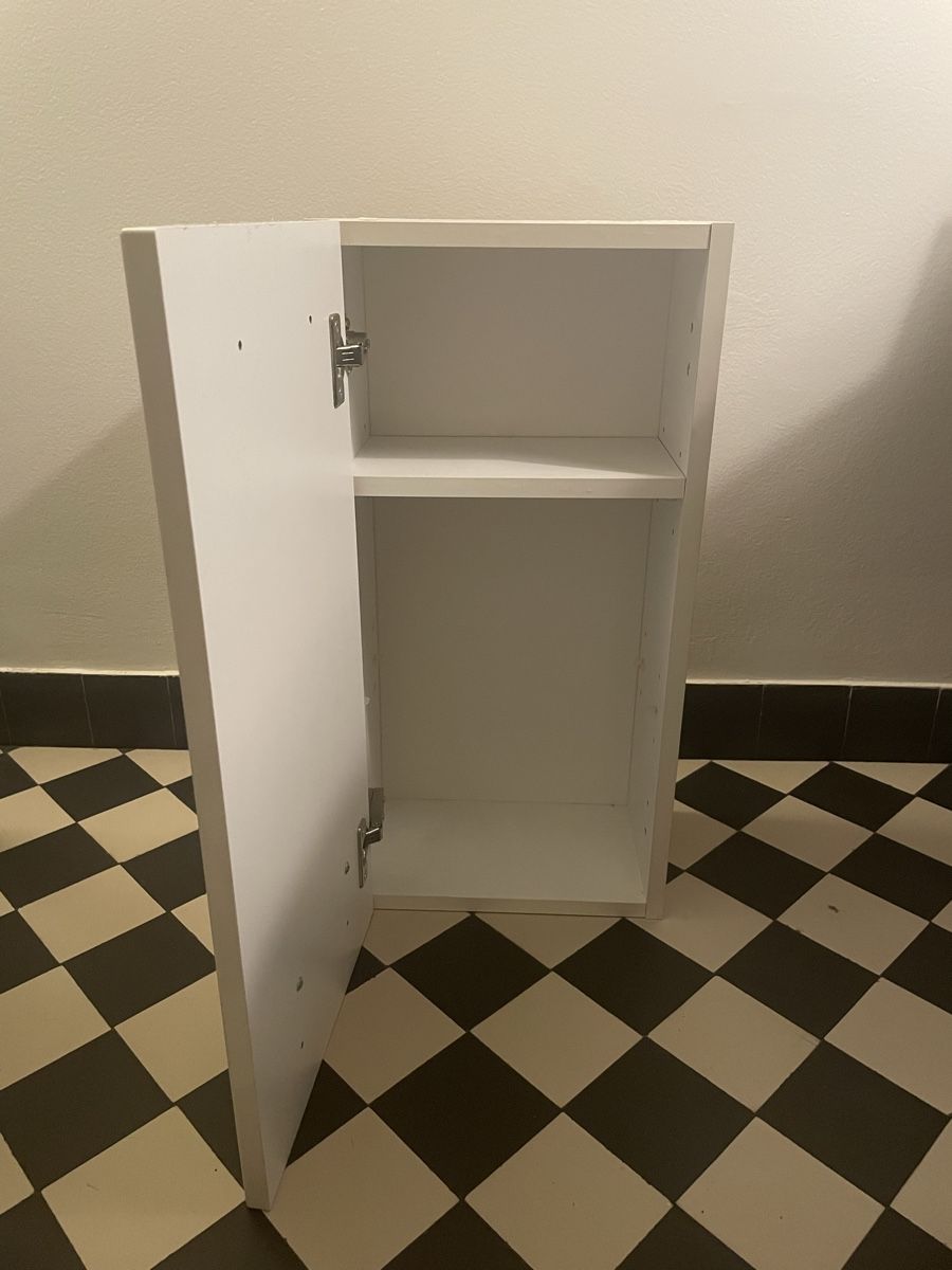 Armoires: Hängeschrank klein – D'occasion à Basel par Casabasilea 2