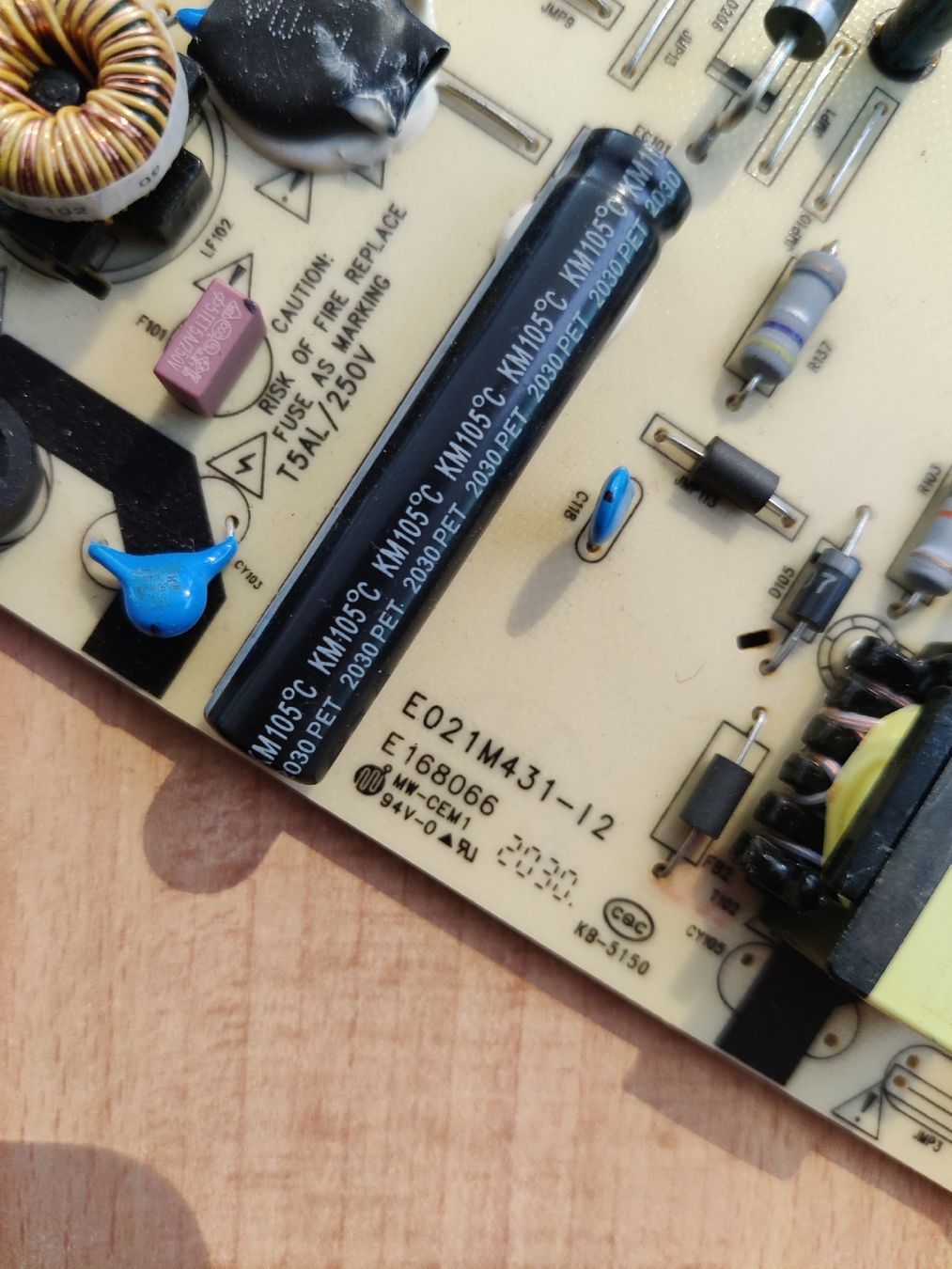 Alimentazione elettrica: Mainboard TC58UHDPRO1, gebraucht, funktionstüchtig – Usato da Märwil venduto da nolimits100 2