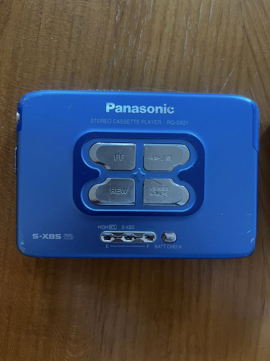 Panasonic Lettore multimediale portatile: Panasonic Walkman Retro – Usato da Beromünster venduto da JolienvanEkeren