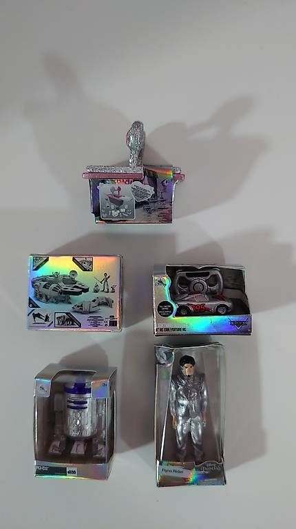 Disney Statuette: Mini Brands Disney 100 Platinum Edition – Nuovo (secondo la descrizione) da Oberbüren venduto da cas_hnn7 2