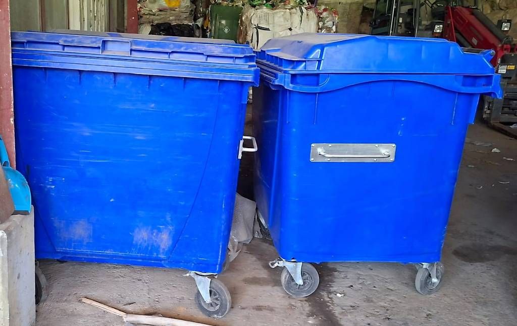 Contenitori edile: Blauer Kunststoff Container ca 240 Liter, Wasserdicht – Usato da Schöfflisdorf venduto da locobennito
