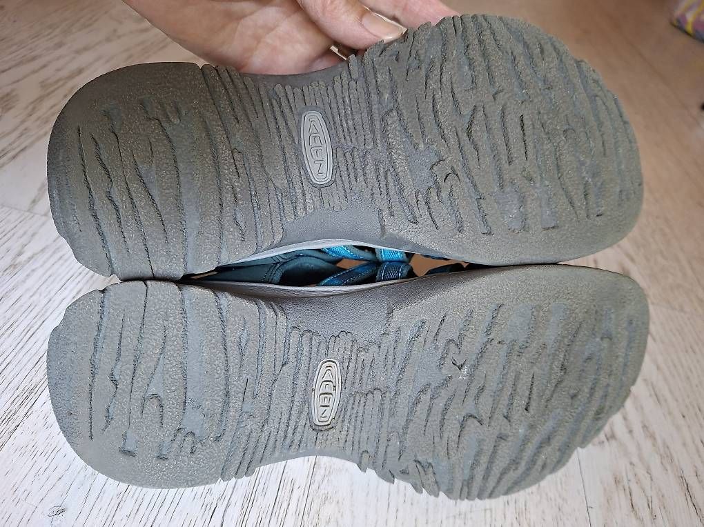 Chaussures femmes: Trekkingsandale Gr. 39 KEEN neuwertig – D'occasion à Uetendorf par Ladouce 3