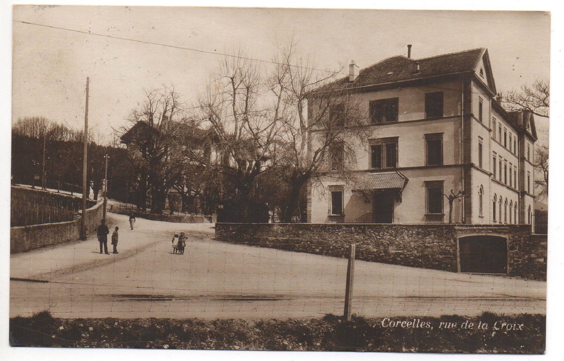 Cartoline postali: CORCELLES rue de la Croix - Ed. Guggenheim – Usato da Jona venduto da philajona