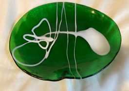 Grüne Glasschale mit weissem Muster, Murano
