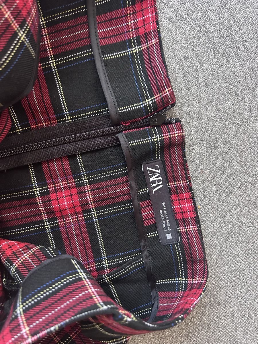 Zara Gonne: Mini jupe Zara taille L – Usato da Cornaux NE venduto da Zabou22 2