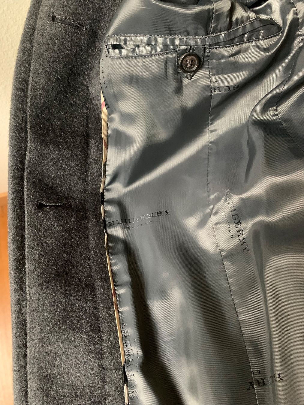 Burberry Cappotti: Kurzer Wollmantel von Burberry, Gr. 36 – Nuovo (secondo la descrizione) da Zürich venduto da p_q7q_nichtraucher 9