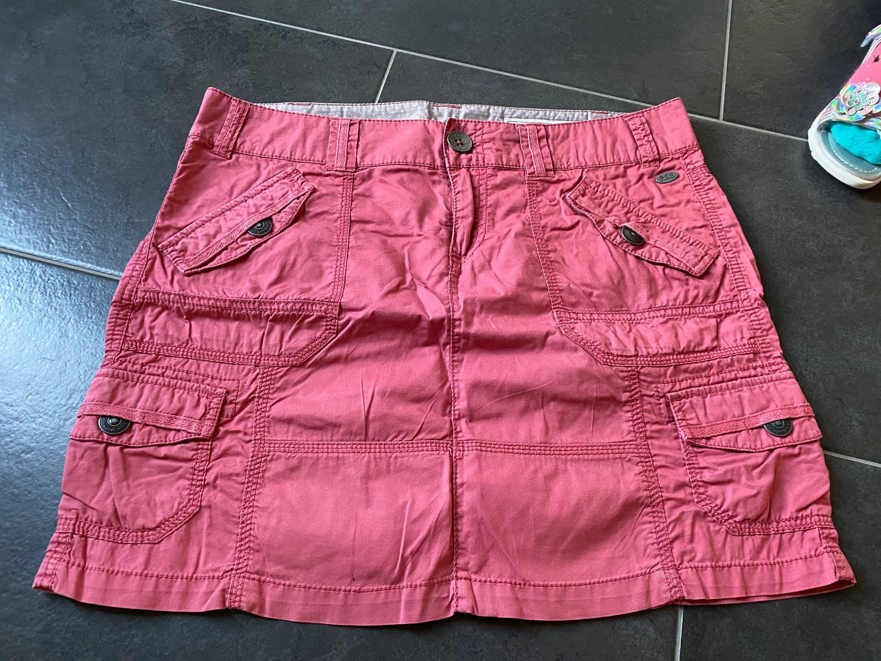 Esprit Gonne: Esprit Rock, Gr. 40 – Usato da Summaprada venduto da hirschuh506