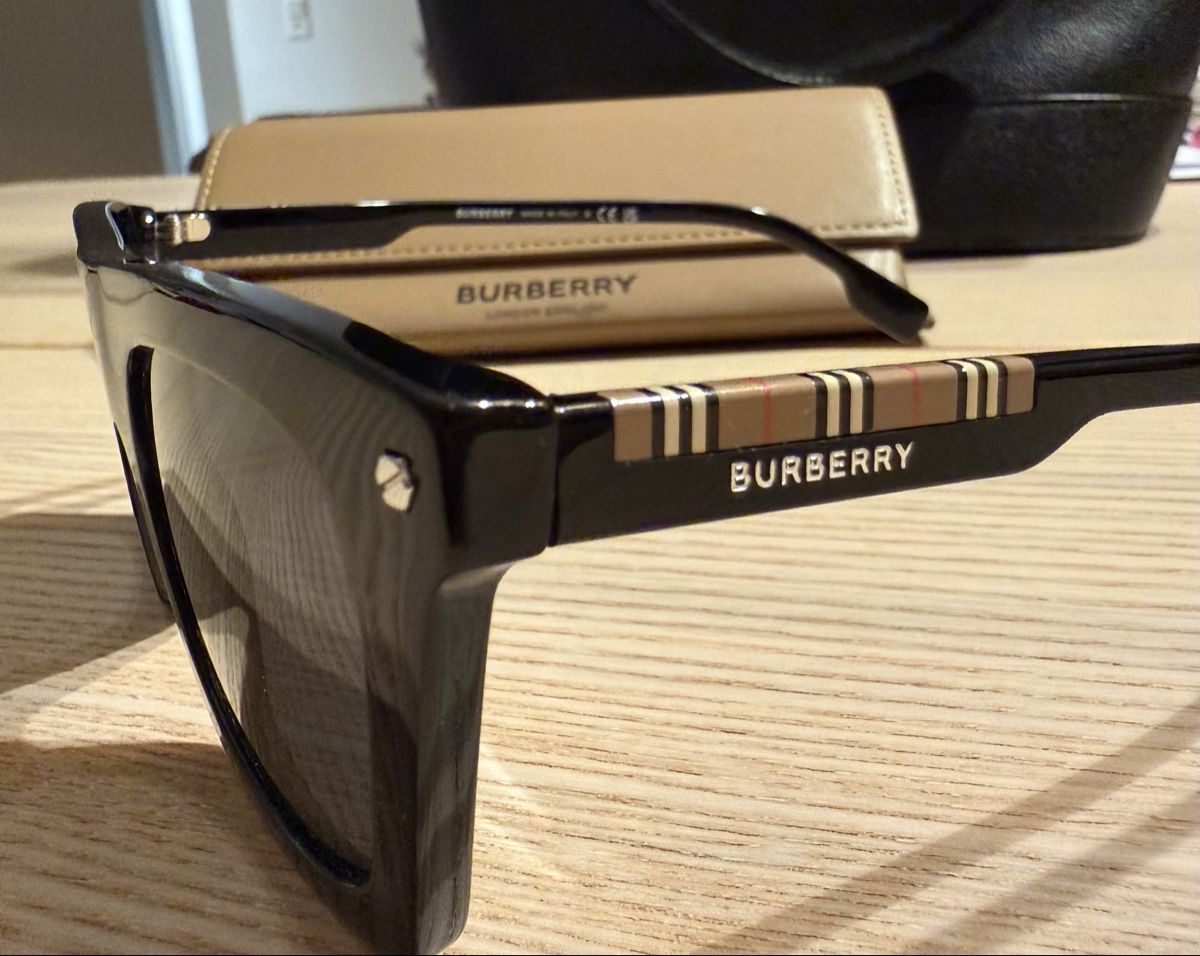 Burberry Brillen & Gläser: Burberry sunglasses  – Gebraucht aus Luzern von rec_8srh 1