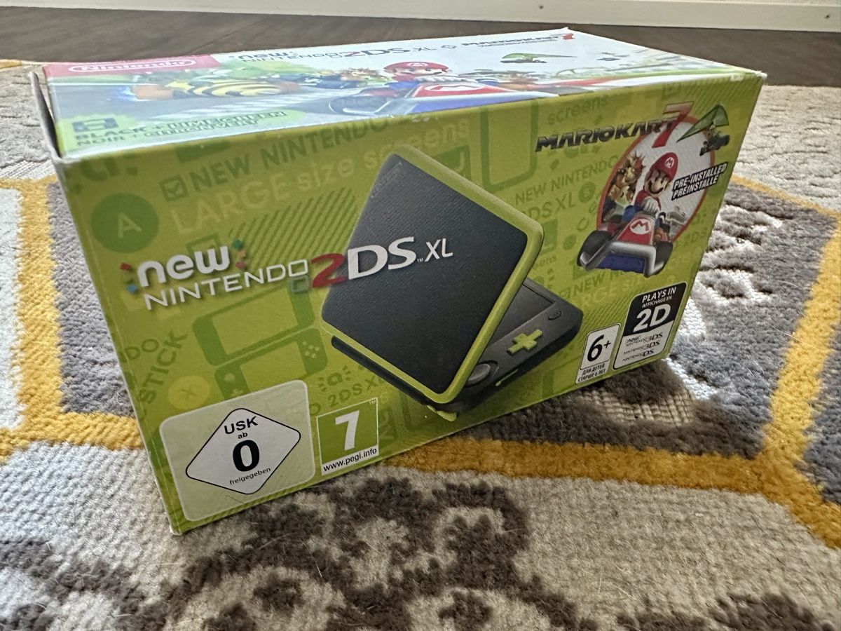 Nintendo Console: New Nintendo 2DS XL, Mario Kart 7 Bundle, Black + Lime – Nuovo (secondo la descrizione) da Islikon venduto da Porti_91 6
