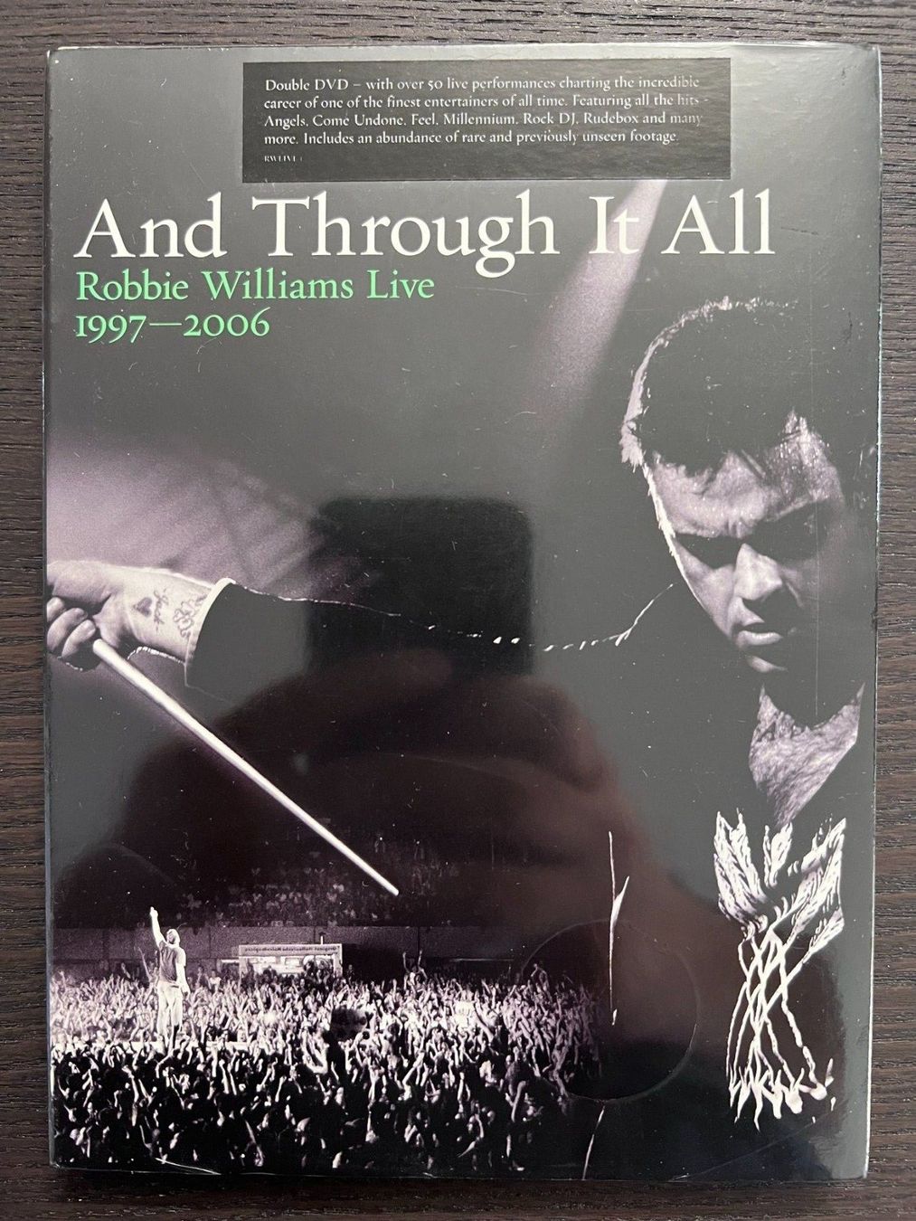 Tutti i DVDs: Robbie Williams - And Through It All – Nuovo e nell'imballaggio originale da Zürich venduto da FilmFreunde