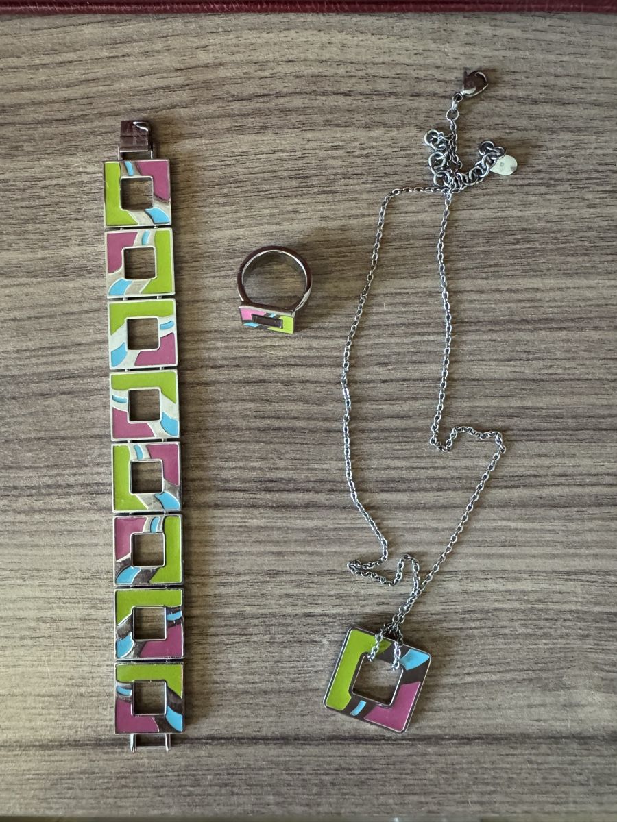 Swatch Autres bijoux: Bijoux Swatch – D'occasion à Geneve par pupykina