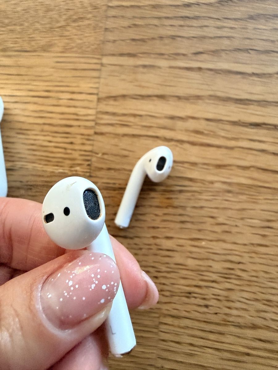 Apple Casques audio: Apple AirPods  – Défectueux à Sugiez par Mlle_Bakets 6