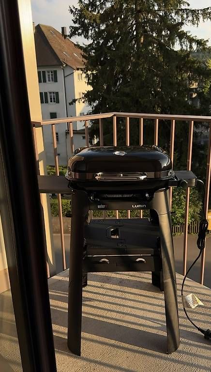 Griglie: Weber Lumin Elektrogrill inklusive Stand – Usato da Frauenfeld venduto da Jessy_kardakova 3