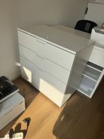 Armadio con serratura  ottime condizioni RITIRO CHIASSO !