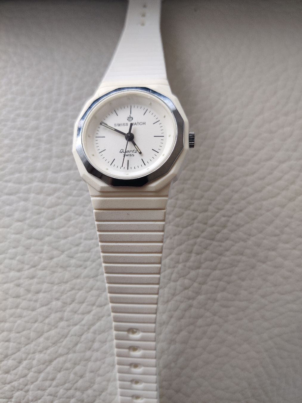 Swatch Orologi: Swatch Uhr weiss – Usato da Schnottwil venduto da Rainbow20