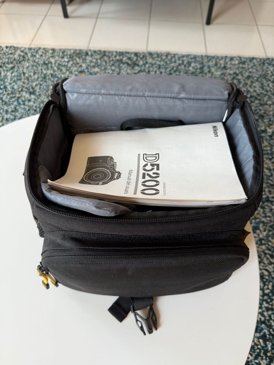 Nikon Fotocamera: Nikon D5200 Camera with Accessories – Nuovo (secondo la descrizione) da Genève venduto da gerard_chafer 4
