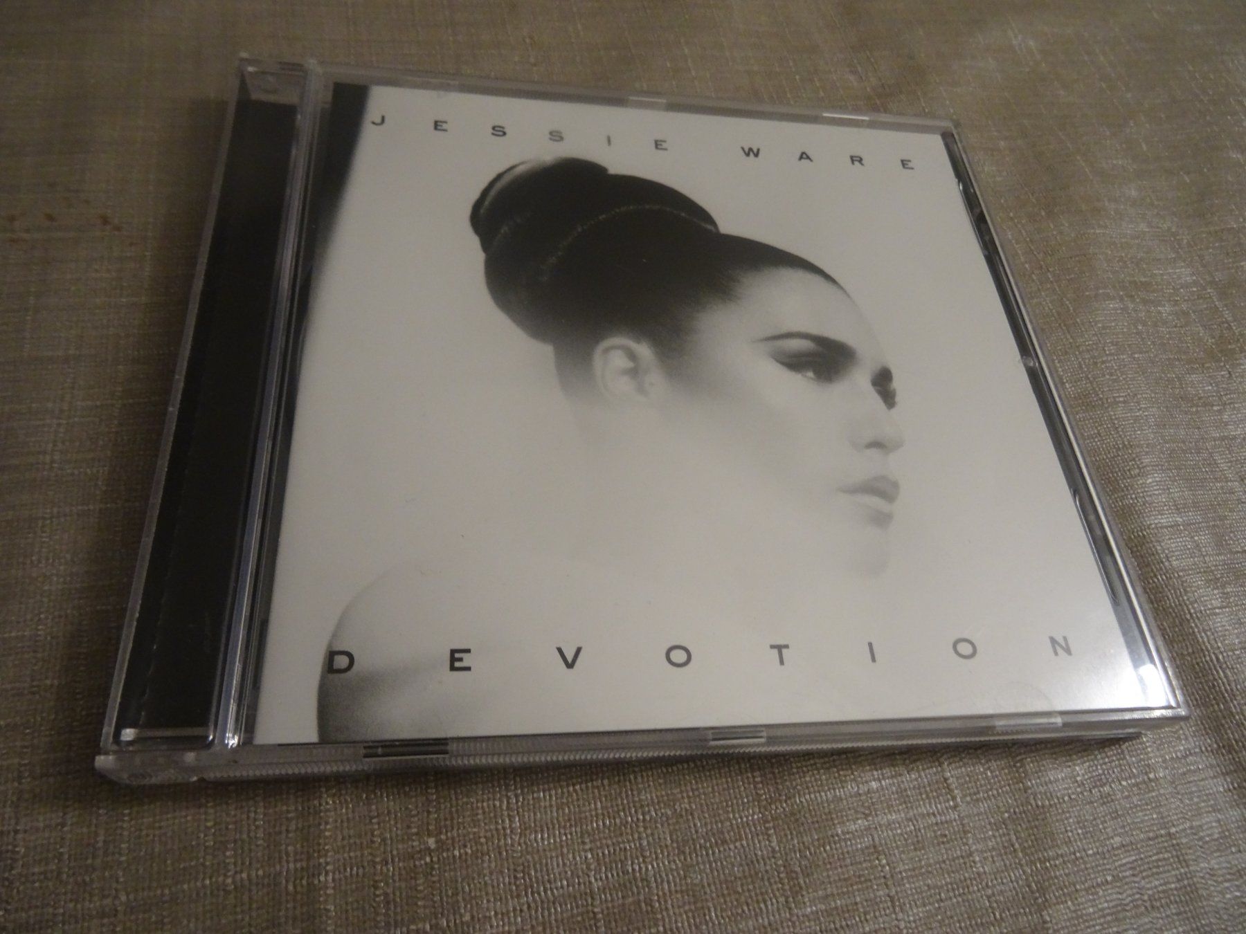 CD: Jessie Ware - Devotion CD Album – Usato da Olten venduto da Disc-Ausverkauf
