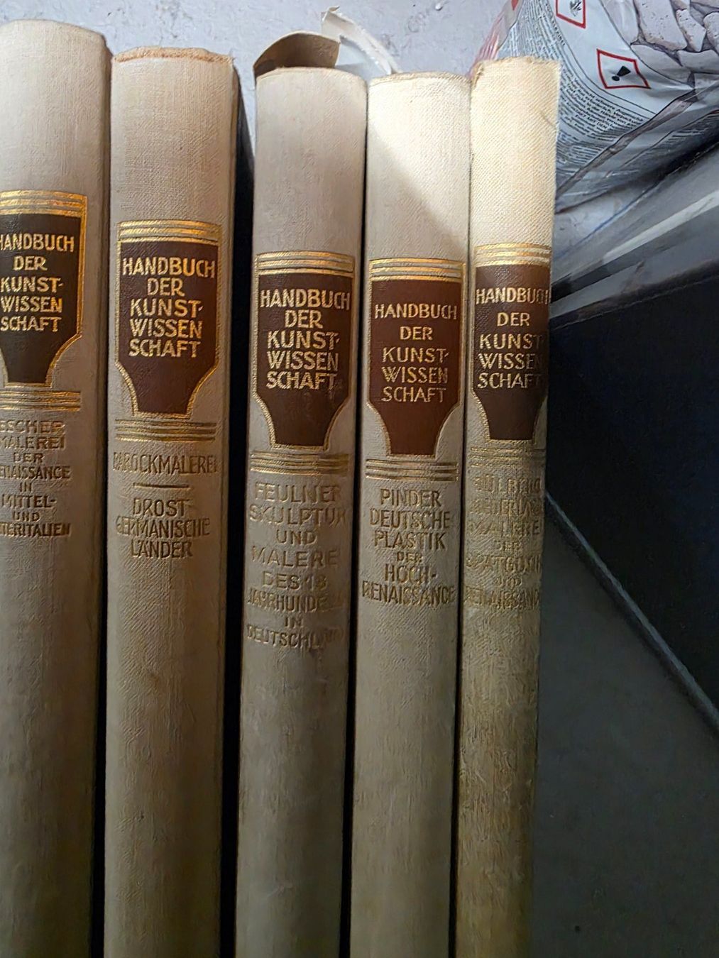 Libri: 7 x Handbuch der Kunstwissenschaft – Usato da Walterswil BE venduto da Lonitti 1