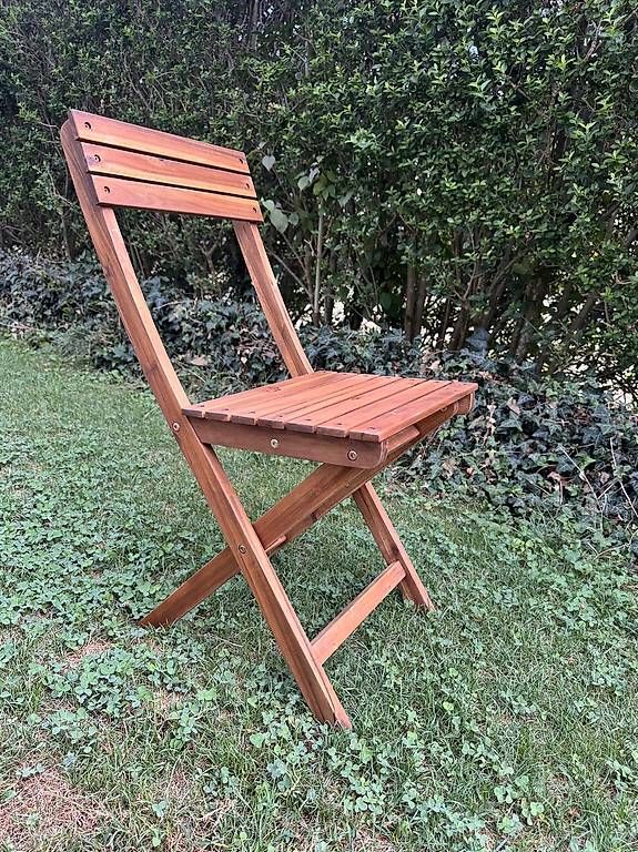 Chaises: 2x Holzstühle  – D'occasion à Hünenberg See par luc_lxp9