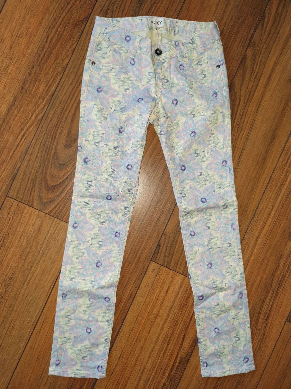 Hosen: **NEUE** Roxy Hose Gr. 10 Y (140) – Neu und originalverpackt aus Buchrain von Baba-Jaga