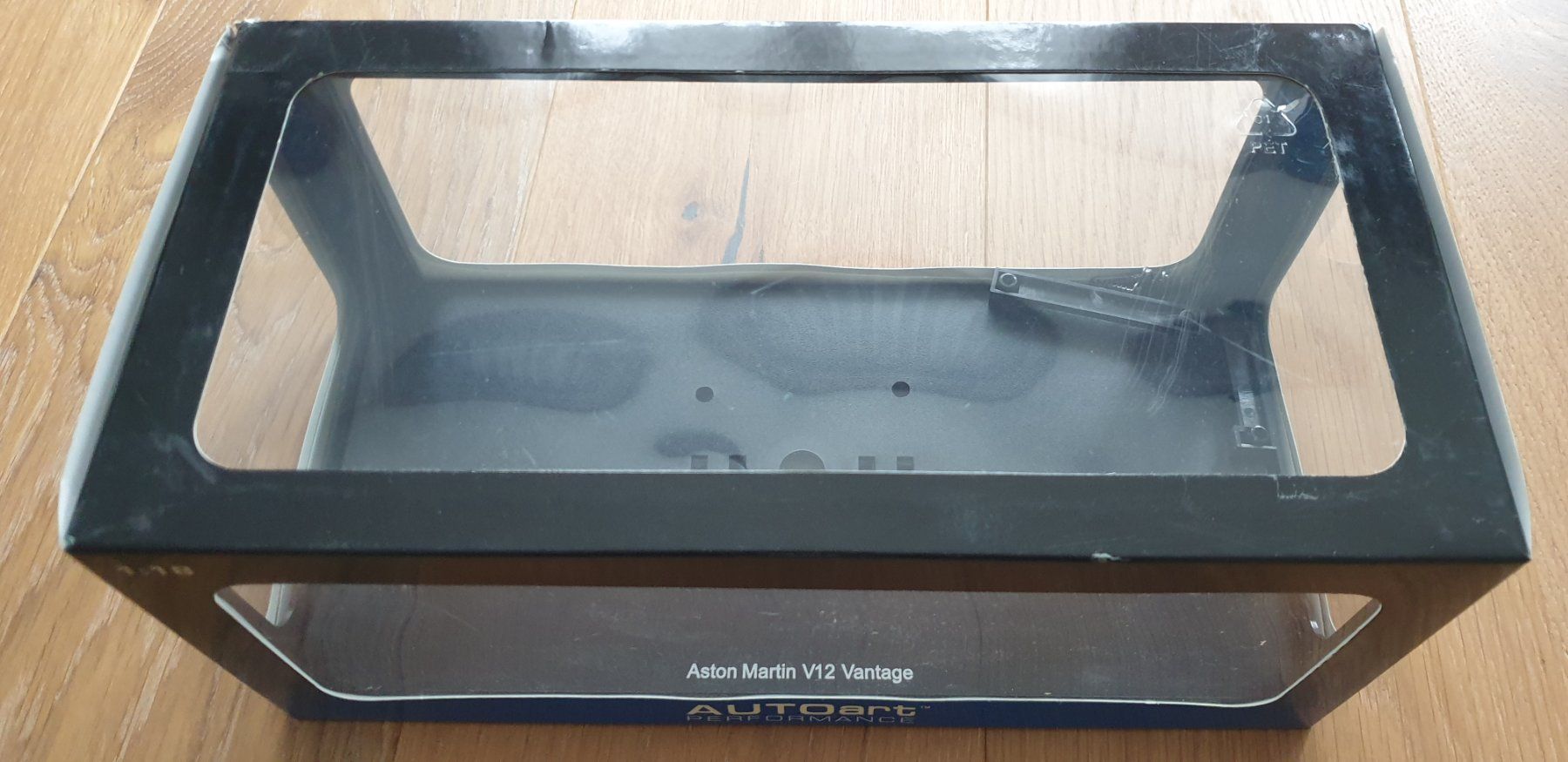 Aston Martin Modellautos: Aston Martin V12 Vantage von Autoart – Gebraucht aus Recherswil von die_d7pt 6