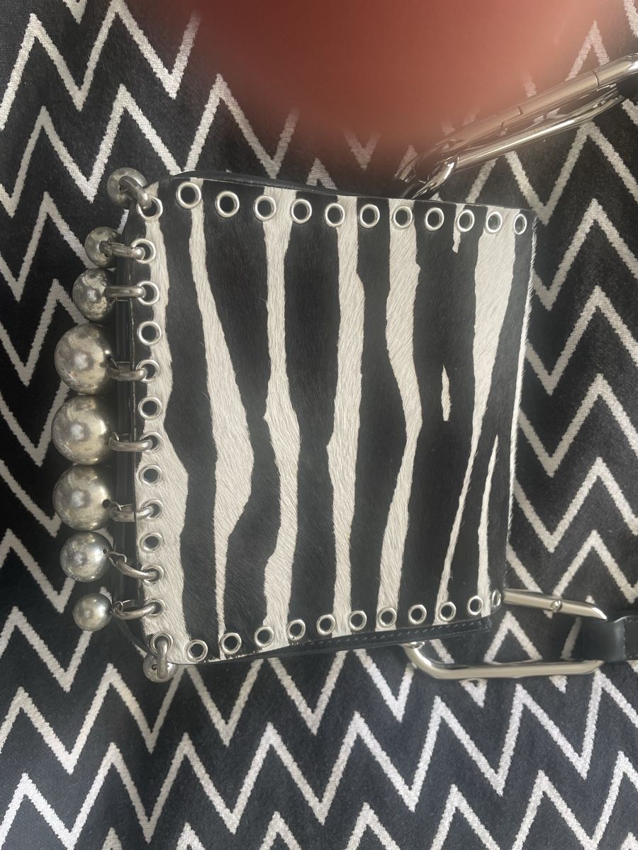 Isabel Marant Borse da donna: Cool Zebra Fell Handtasche Isabel Marant Accessoire – Usato da Zürich venduto da Claudia0174
