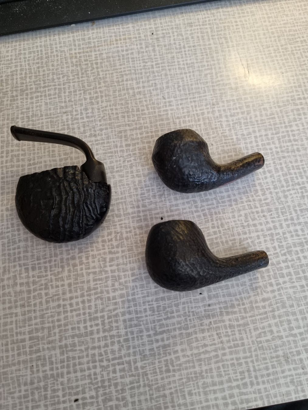 Pipe & Accessori: Pfeife  Marke Bruyere  schwarz und 2 Pfeiffenköpfe – Usato da Trachslau venduto da bastet06 1