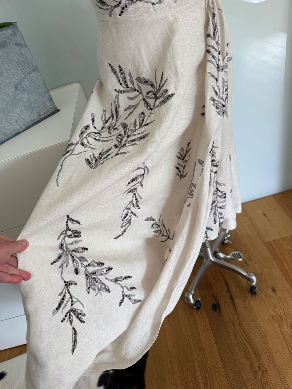Kleider: Wunderschönes Kleid mit Stickmuster und Pailetten – Gebraucht aus Reigoldswil von benja01 6