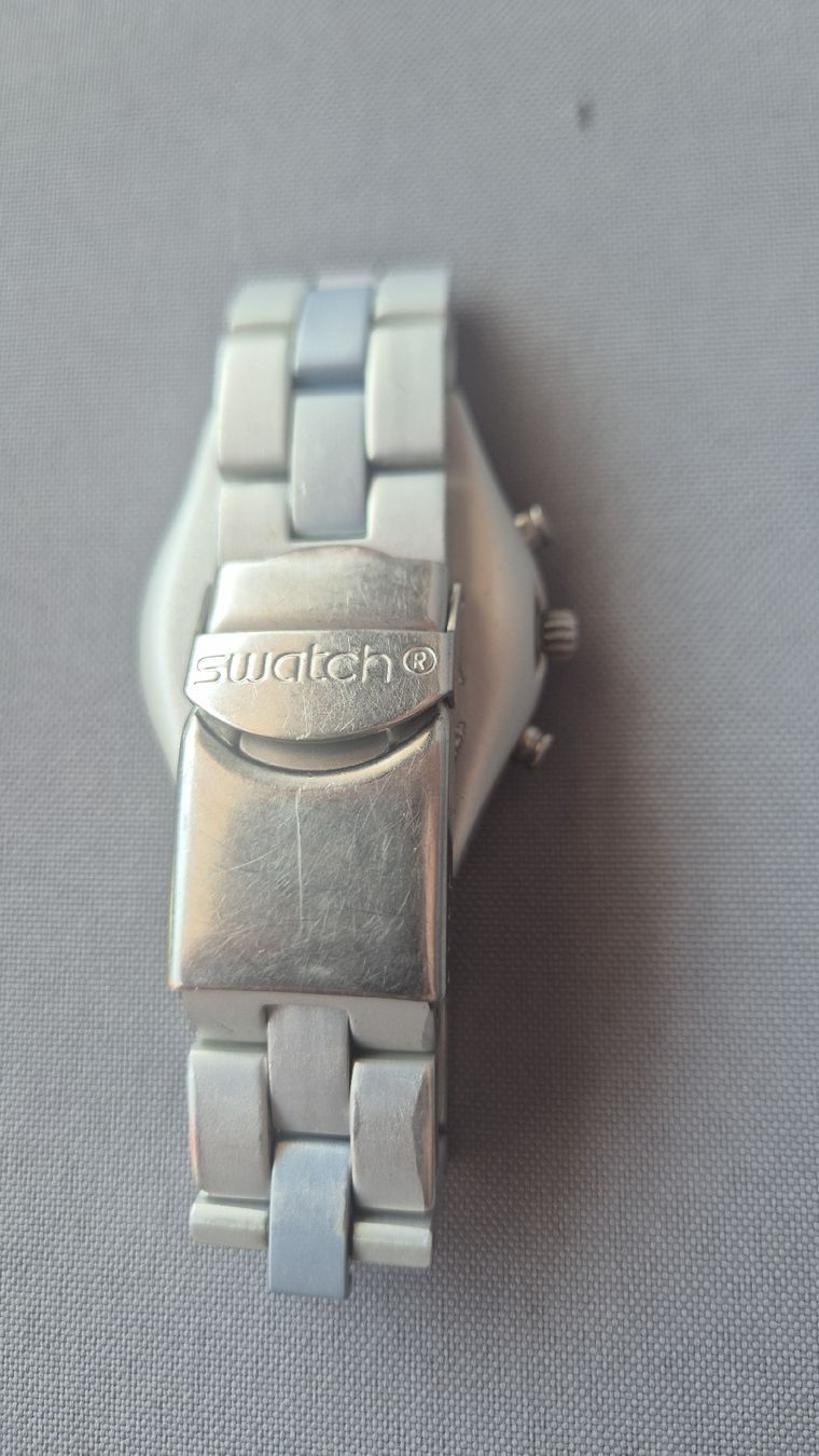 Swatch Uhren: Swatch Chronograph Uhr silberfarben ohne Batterie  – Gebraucht aus Unteriberg von Foxcross 2