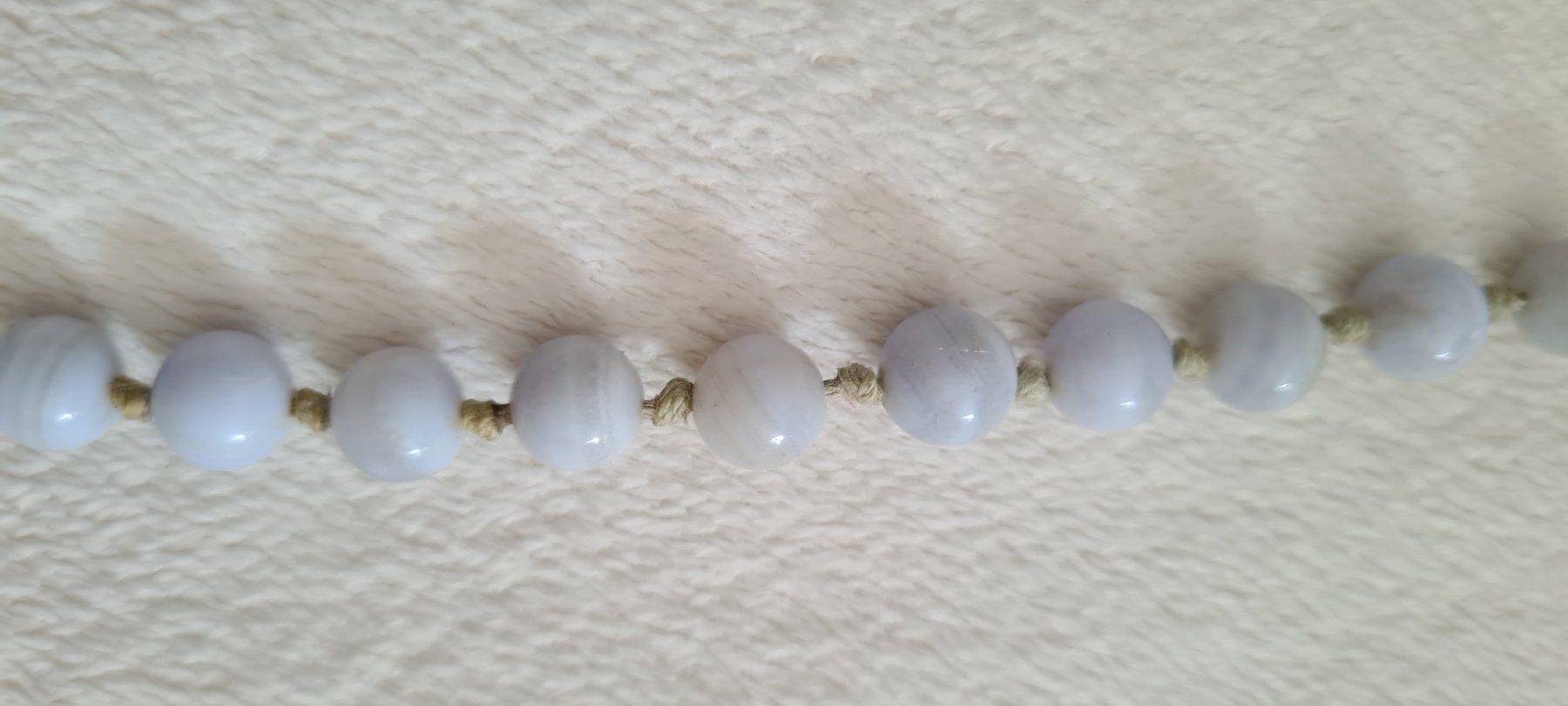 Ketten: Chalcedon Kette – Gebraucht aus Allschwil von Virgo 5