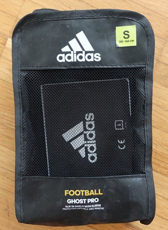 Protezioni & Imbottiture: Adidas Ghost Pro Schienbeinschoner S 140-160 – Nuovo (secondo la descrizione) da Zürich venduto da EHEH1 1