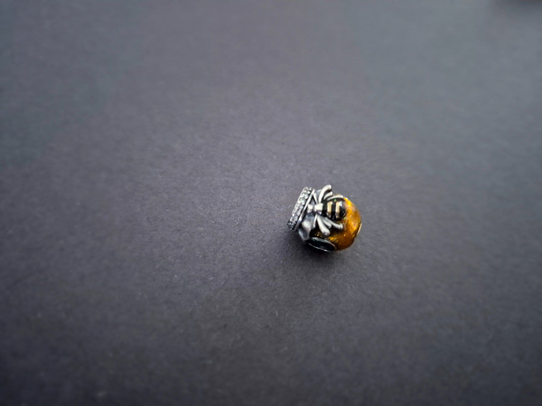 Ciondoli: Silber Charm Bienenhonig +Garantie – Nuovo (secondo la descrizione) da Rotkreuz venduto da Carbone_Bijou-Shop