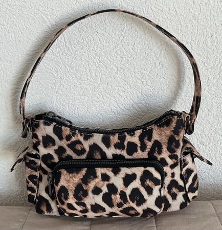 Pull&Bear pochette imprimé léopard