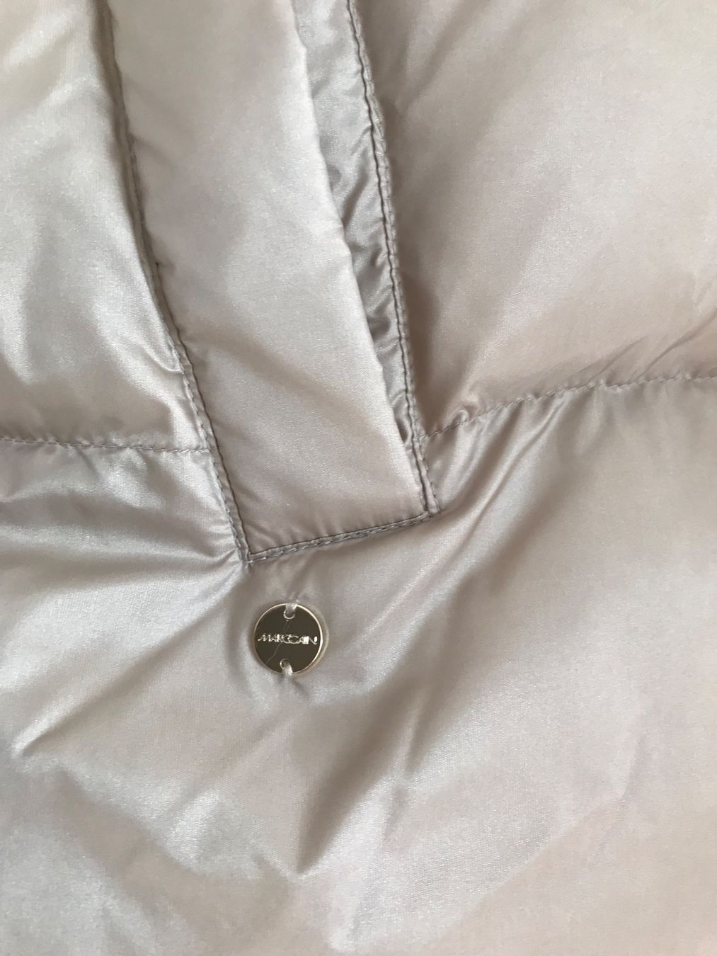 Marc Cain Gilet & Giacche senza maniche: Marc Cain Daunenweste, GoldBeige/hellcamel/warm stone, Gr. 3 – Usato da Niederteufen venduto da mix18 3