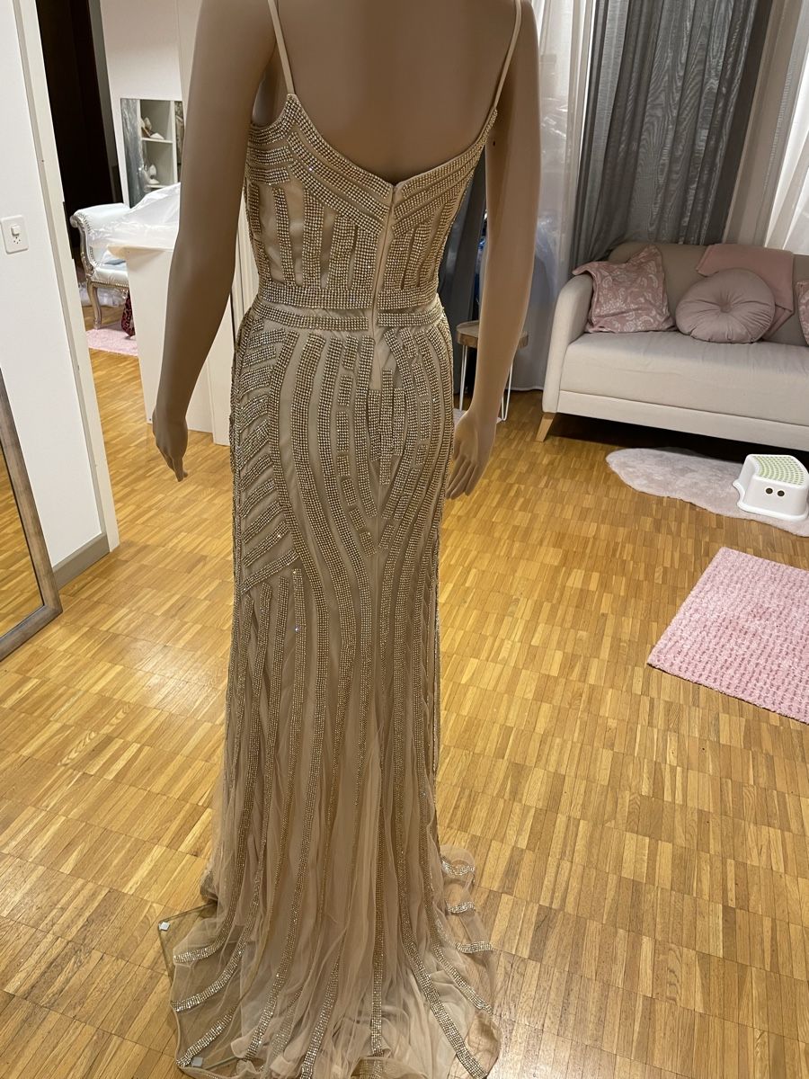 Robes: Abendkleid lang beige bestickt Grösse S neu – Neuf (Voir description) à Appenzell par mir_rqn6 2