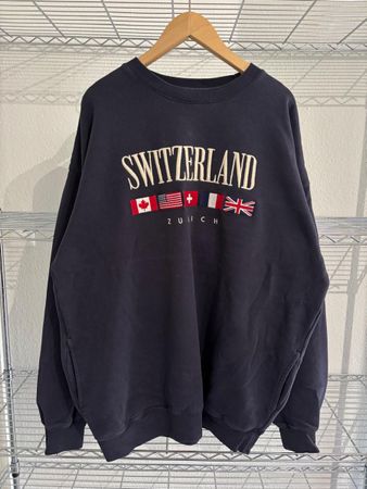 90’s Vintage Switzerland Crewneck Fit L-XL