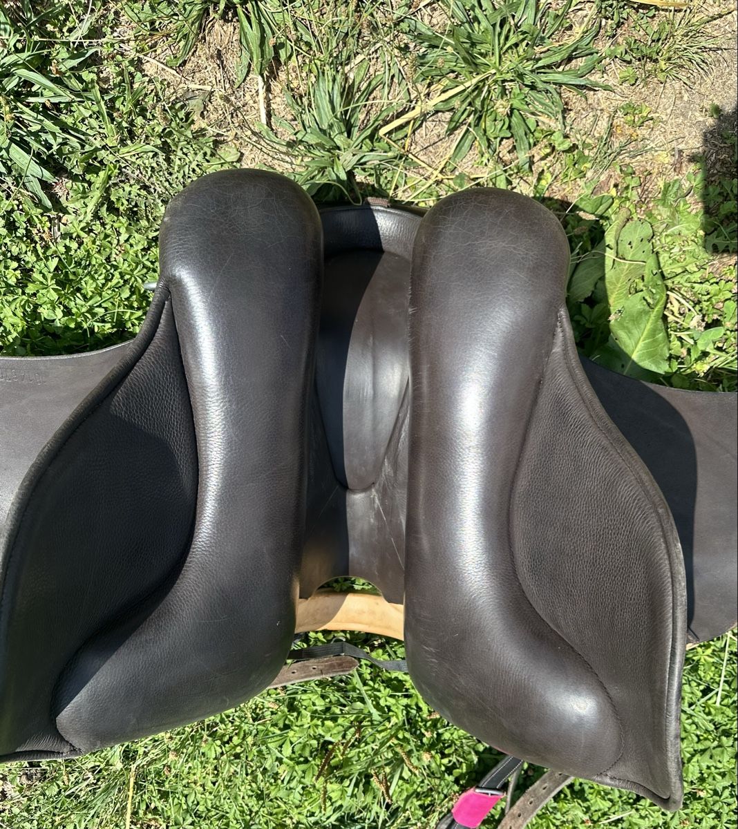 Selles, accessoires: Selle Sommer destination 17.5/32 2018 – D'occasion à Plan-les-Ouates par aur_z5pj 3