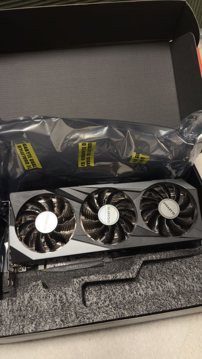 Nvidia Schede grafiche: Gigabyte GeForce RTX3070 Gaming OC 8GB – Usato da Wädenswil venduto da Garlitoo