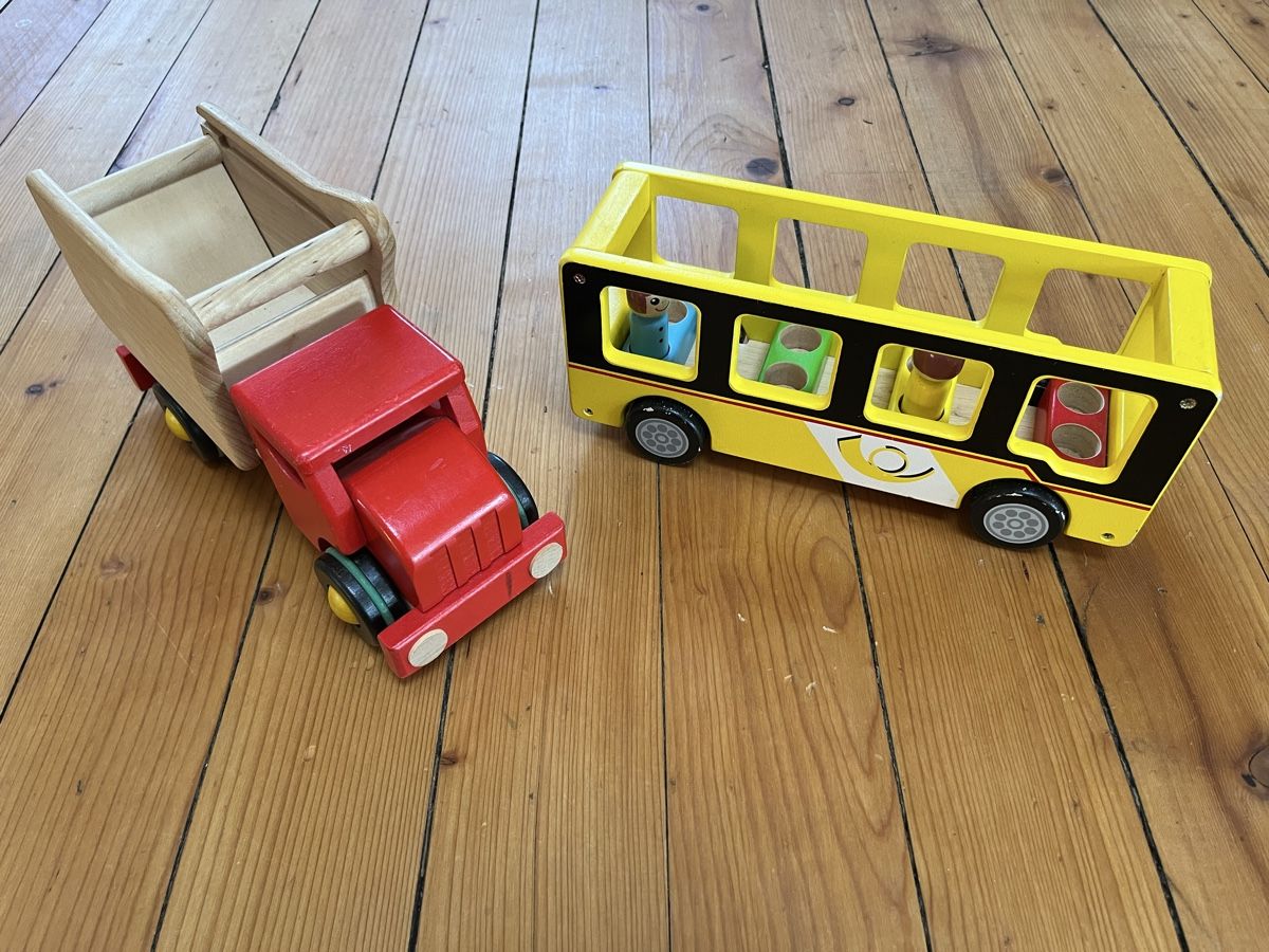 Giocattoli: BAJO Lastwagen und Spielba Postauto – Usato da Schönenwerd venduto da Phipsz 1