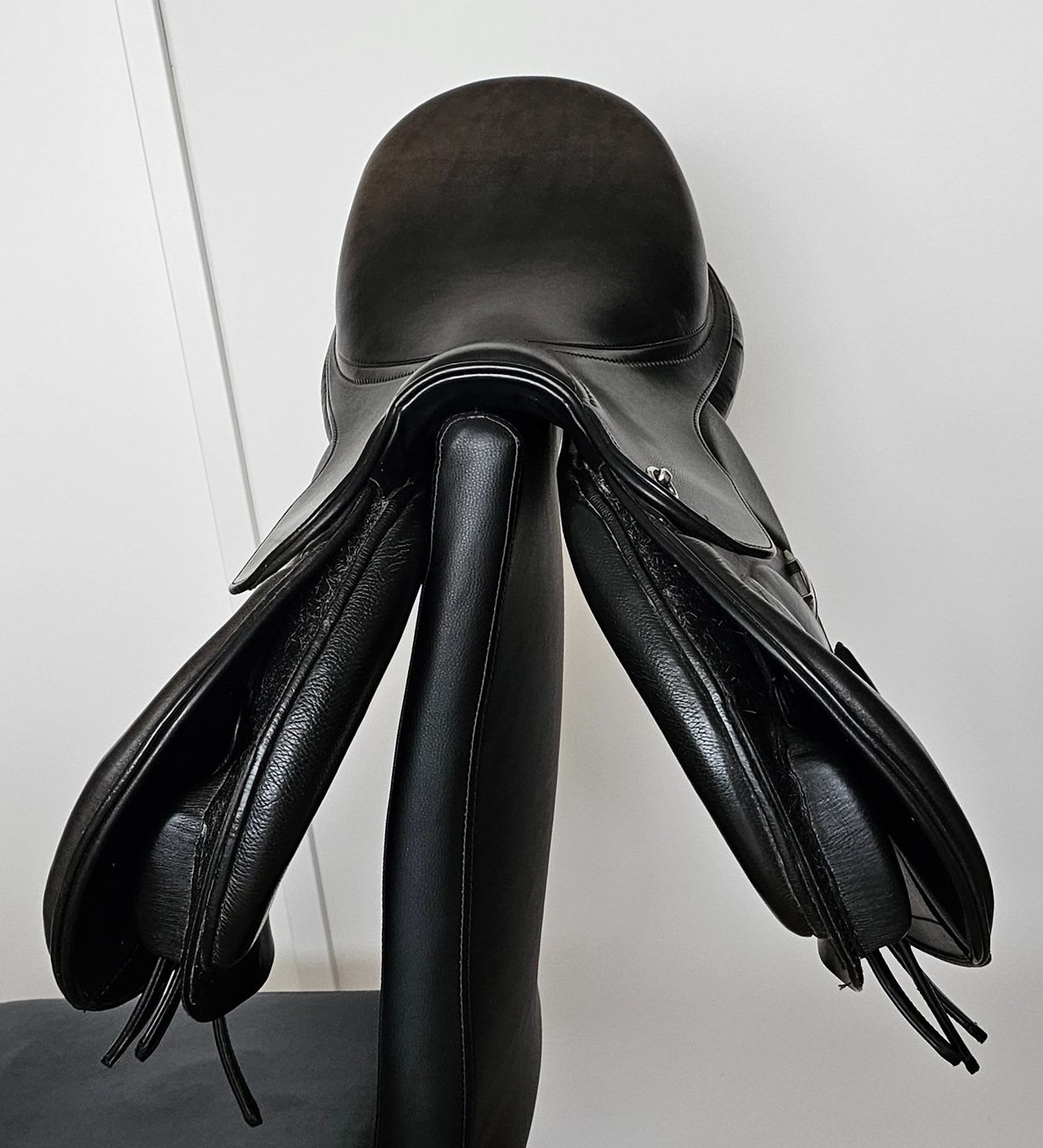 Selle & Accessori: Wunderschöner HBS Vielseitigkeitssattel schwarz 18" – Usato da Rupperswil venduto da KKPUNISH77 5