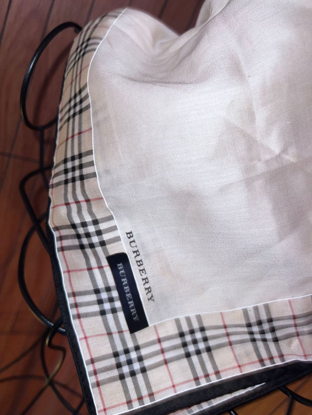 Burberry Foulard & Sciarpe: Burberry Baumwolltuch Nova Check 50x50 – Nuovo (secondo la descrizione) da Winterthur venduto da Dejv 1